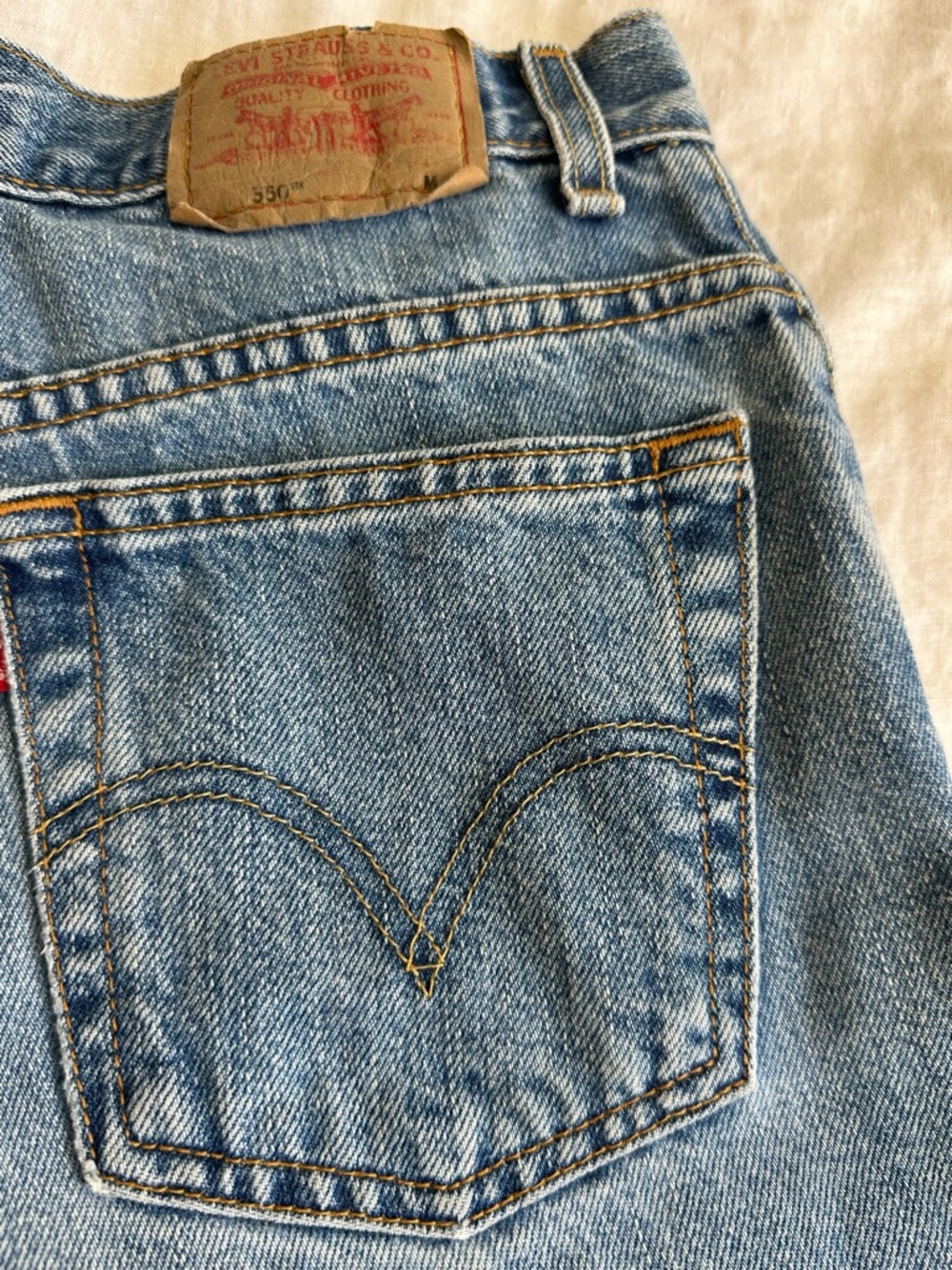 Levi’s 550 Relaxed Fit Tapered Leg Jeans Vintage Y2K Light Wash - Picture 4 of 12